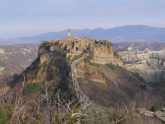 civita di Bagnoreggio צ'יביטה די בניורג'ו, 'העיר המתה'